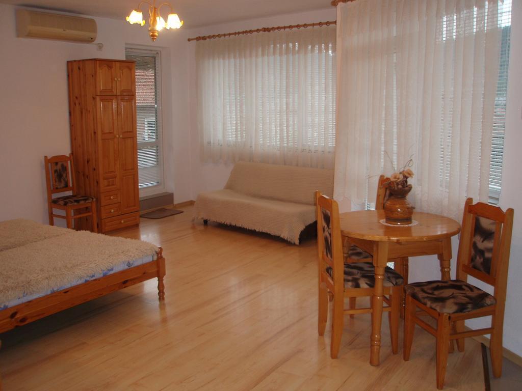 Georgievi Guest House Kalofer Ngoại thất bức ảnh